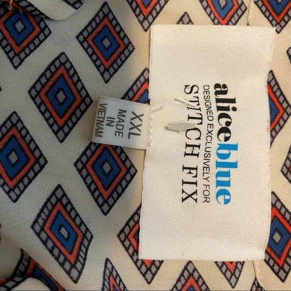 Alice Blue Stitch Fix Blouse Top Shirt Sz XXLV Neck Short Sleeves Diamonds print - Picture 11 of 13